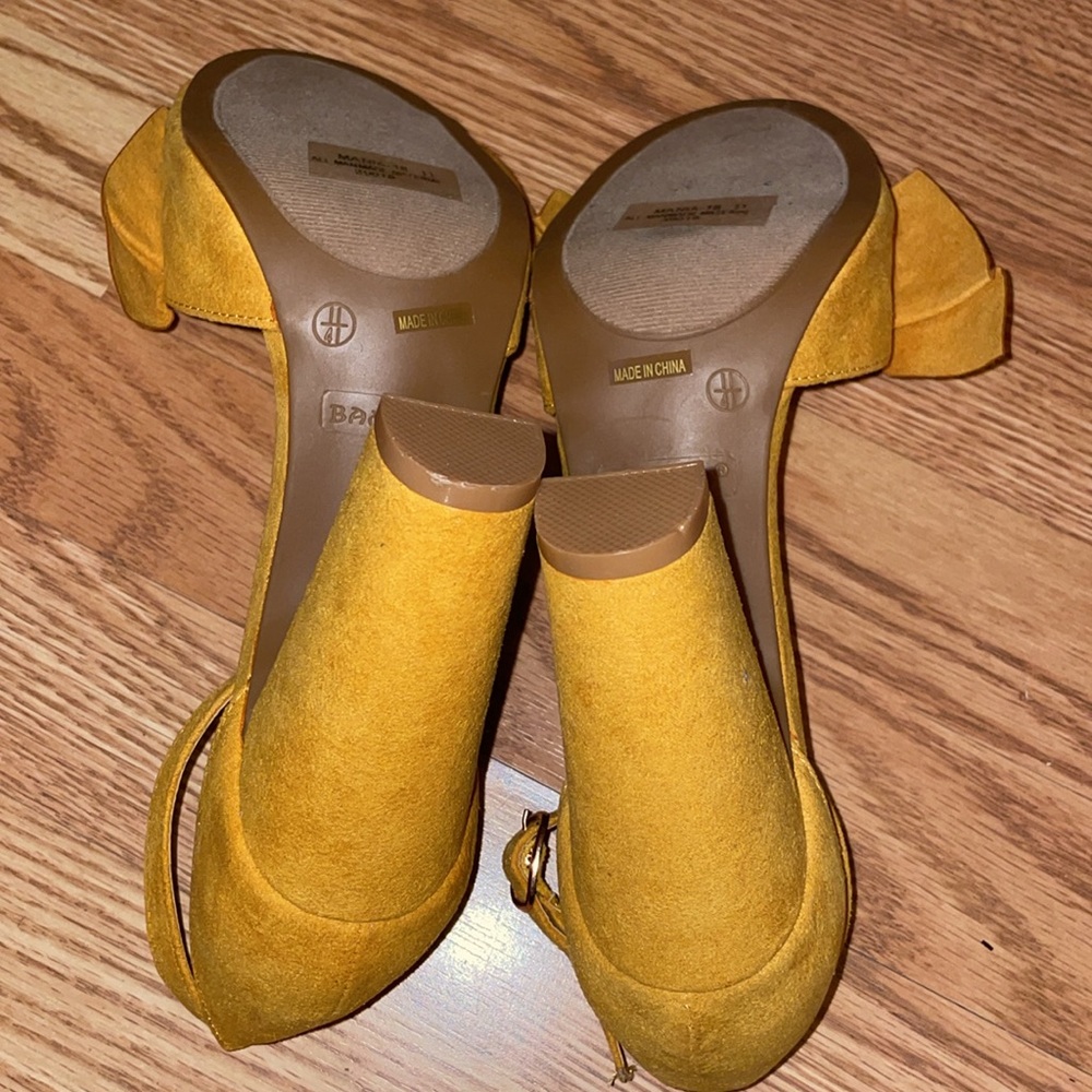 BAMBOO Mustard Yellow Heels with Bow Accent - Picture 11 of 15